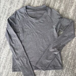 Lululemon Swiftly Tech 2.0 waist length long sleeve